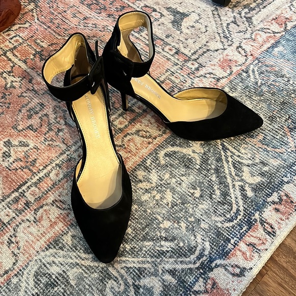 Black suede pointed toe heel - Picture 1 of 3